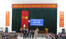 Những cán bộ Đoàn đầu tiên của Hà Sơn Bình trong buổi gặp mặt.